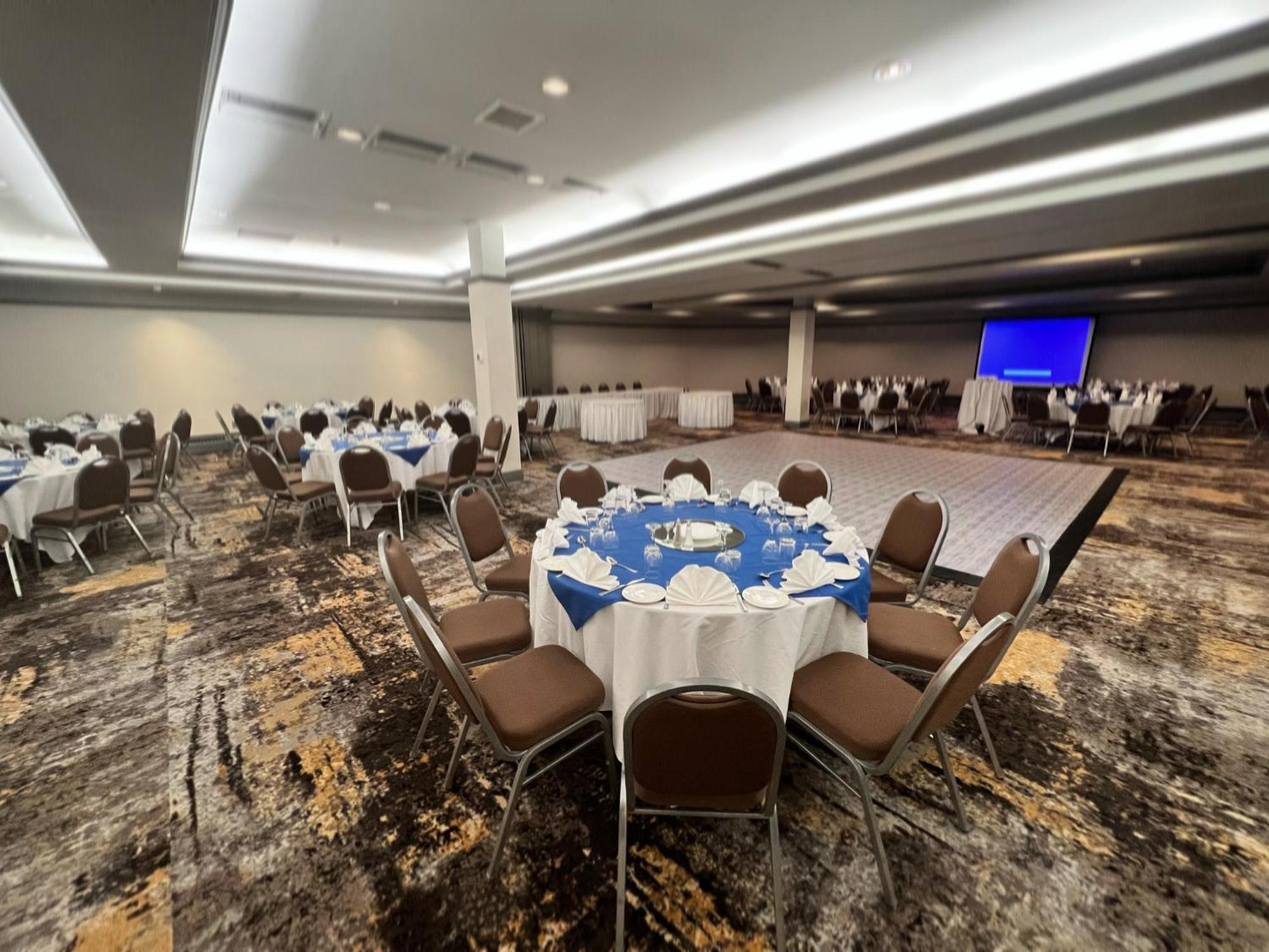 Holiday Inn Toronto Airport East By Ihg Екстер'єр фото